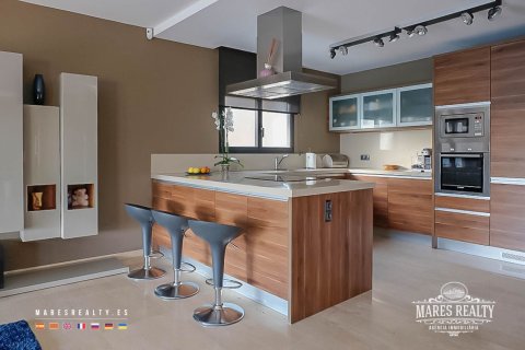 Купить виллу в Льорет-де-Мар, Испания с 5 спален, 350м², № 992 - фото 9