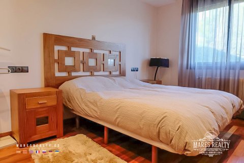 Купить виллу в Льорет-де-Мар, Испания с 5 спален, 350м², № 992 - фото 17