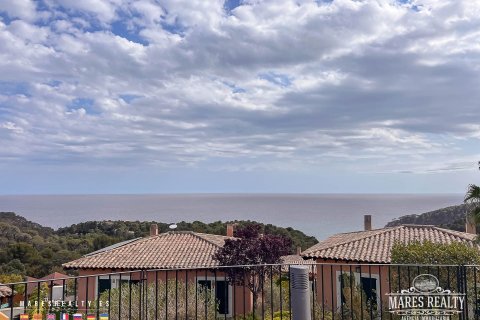 Купить виллу в Тосса-де-Мар, Испания с 4 спальни, 215м², № 994 - фото 8