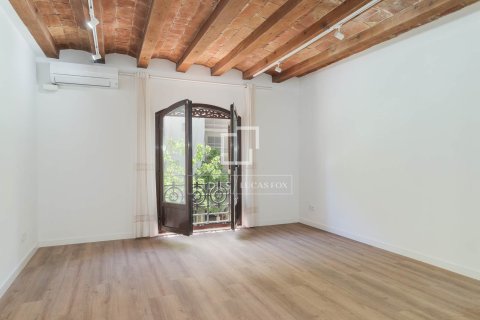 2 bedrooms apartment for sale in Barcelona, Catalonia, Spain № 7141 - photo 30