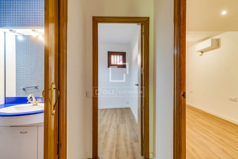 2 bedrooms apartment for sale in Barcelona, Catalonia, Spain № 7141 - photo 13