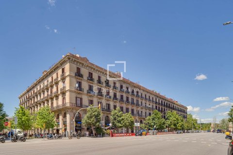 2 bedrooms apartment for sale in Barcelona, Catalonia, Spain № 7141 - photo 2