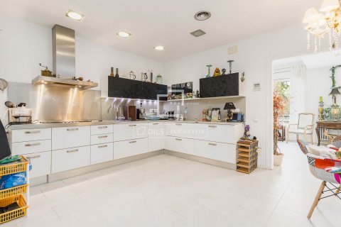 Купить квартиру в Барселона, Испания с 4 спальни, 133м², № 7143 - фото 24