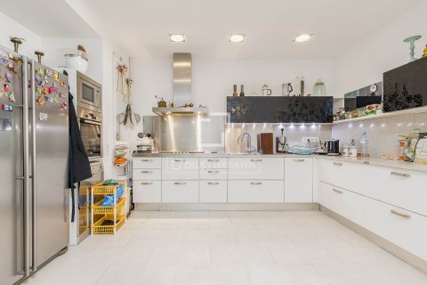 Купить квартиру в Барселона, Испания с 4 спальни, 133м², № 7143 - фото 26