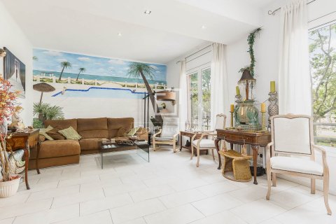 Купить квартиру в Барселона, Испания с 4 спальни, 133м², № 7143 - фото 29