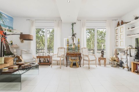 Купить квартиру в Барселона, Испания с 4 спальни, 133м², № 7143 - фото 30
