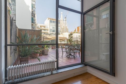 3 bedrooms apartment for sale in Barcelona, Catalonia, Spain № 7144 - photo 3