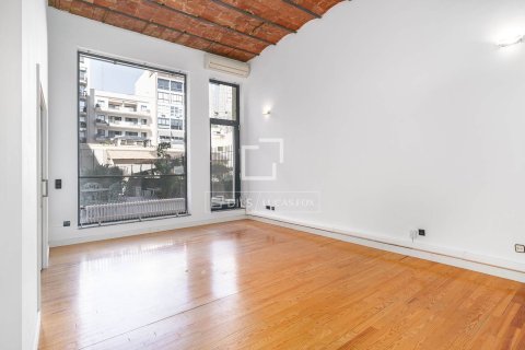 3 bedrooms apartment for sale in Barcelona, Catalonia, Spain № 7144 - photo 9