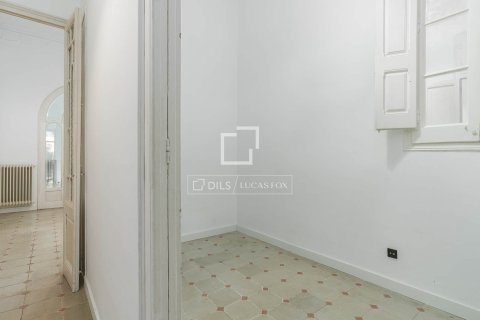 3 bedrooms apartment for sale in Barcelona, Catalonia, Spain № 7144 - photo 18