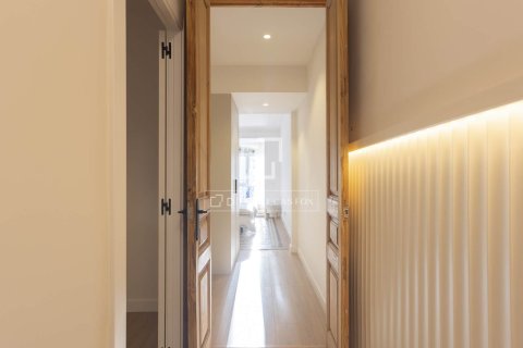 3 bedrooms apartment for sale in Barcelona, Catalonia, Spain № 7140 - photo 3