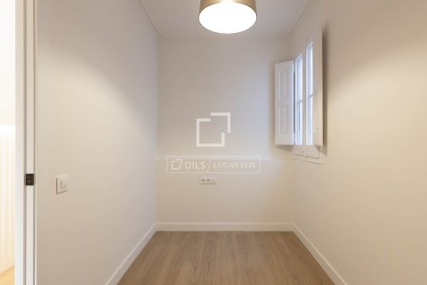3 bedrooms apartment for sale in Barcelona, Catalonia, Spain № 7140 - photo 2