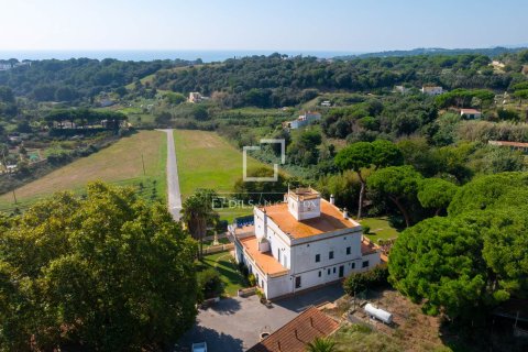 13 chambres villa à vendre à Arenys de Mar, Barcelona, Catalonia, Spain № 3797 - photo 2