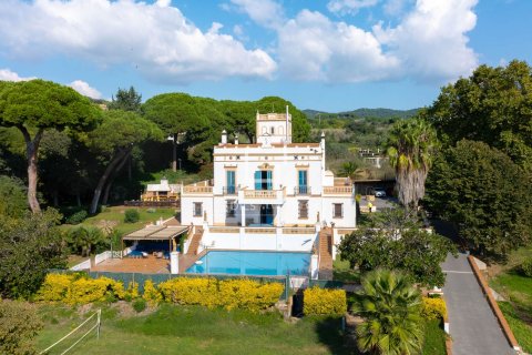 13 chambres villa à vendre à Arenys de Mar, Barcelona, Catalonia, Spain № 3797