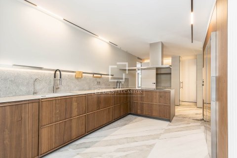 6 chambres apartment à vendre à Barcelona, Catalonia, Spain № 4346 - photo 19