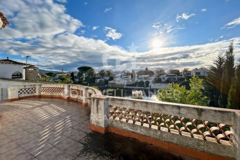 3 bedrooms house for sale in Empuriabrava, Girona, Catalonia, Spain № 5343 - photo 24