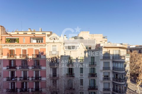 3 bedrooms apartment for sale in Barcelona, Catalonia, Spain № 5347 - photo 3