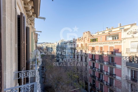 3 bedrooms apartment for sale in Barcelona, Catalonia, Spain № 5347 - photo 4
