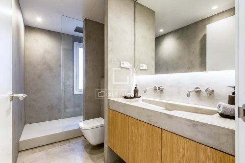 5 chambres apartment à vendre à Barcelona, Catalonia, Spain № 4350 - photo 25