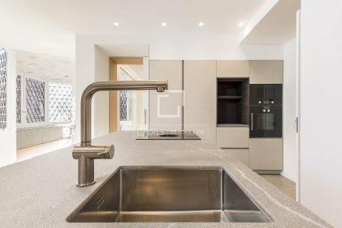 5 chambres apartment à vendre à Barcelona, Catalonia, Spain № 4350 - photo 8