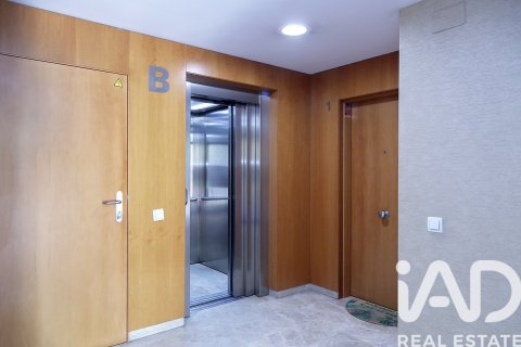 Apartamento de 3 dormitorios en venta en Sant Cugat del Vallès, Barcelona, Cataluña, Spain № 7383 - foto 26