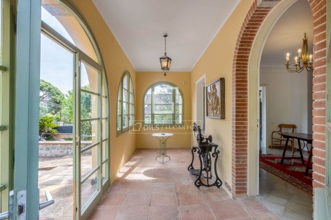 7 bedrooms villa for sale in El Masnou, Barcelona, Catalonia, Spain № 6525 - photo 6