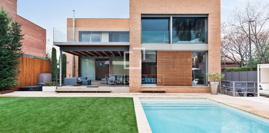 6 chambres villa à vendre à Sant Cugat Del Valles, Barcelona, Catalonia, Spain № 4373