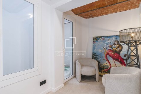 Apartamento de 3 dormitorios en venta en Barcelona, Cataluña, Spain № 4374 - foto 25