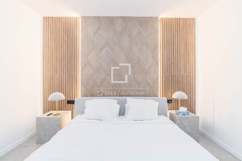 Apartamento de 3 dormitorios en venta en Barcelona, Cataluña, Spain № 4374 - foto 29