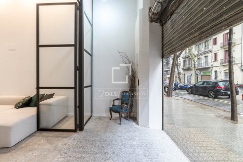 Apartamento de 3 dormitorios en venta en Barcelona, Cataluña, Spain № 4374 - foto 10