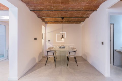 Apartamento de 3 dormitorios en venta en Barcelona, Cataluña, Spain № 4374 - foto 13