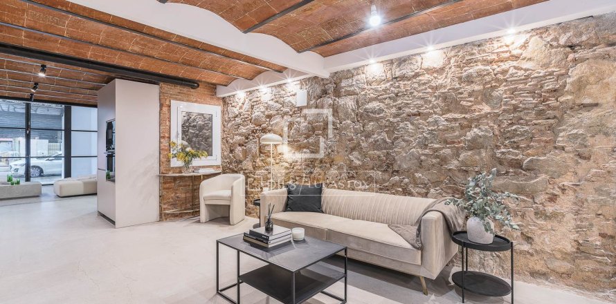 Apartamento de 3 dormitorios en venta en Barcelona, Cataluña, Spain № 4374