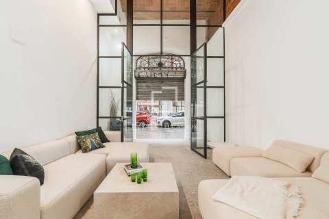 Apartamento de 3 dormitorios en venta en Barcelona, Cataluña, Spain № 4374 - foto 6