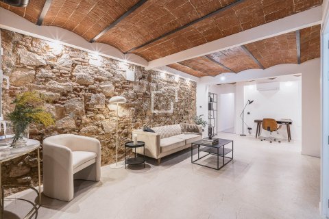 Apartamento de 3 dormitorios en venta en Barcelona, Cataluña, Spain № 4374 - foto 3