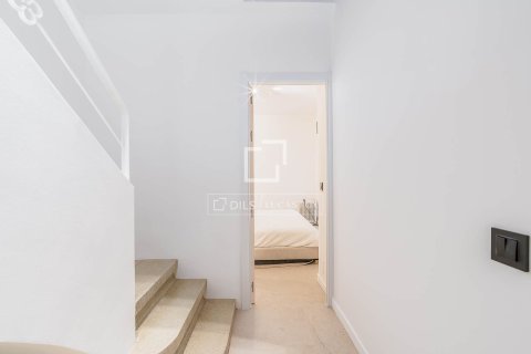 Apartamento de 3 dormitorios en venta en Barcelona, Cataluña, Spain № 4374 - foto 27