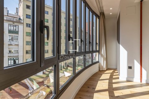 3 bedrooms apartment for sale in Barcelona, Catalonia, Spain № 7278 - photo 30