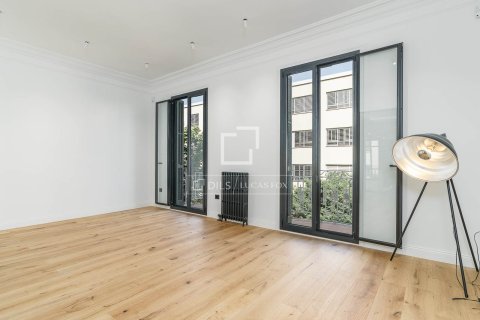 3 bedrooms apartment for sale in Barcelona, Catalonia, Spain № 7278 - photo 5