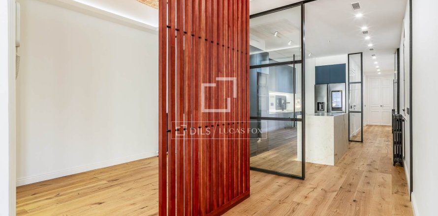 3 bedrooms apartment for sale in Barcelona, Catalonia, Spain № 7278