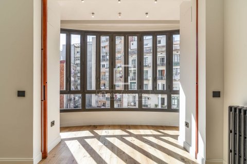3 bedrooms apartment for sale in Barcelona, Catalonia, Spain № 7278 - photo 10