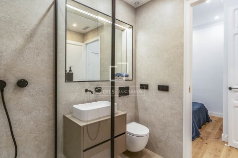 3 bedrooms apartment for sale in Barcelona, Catalonia, Spain № 7278 - photo 14