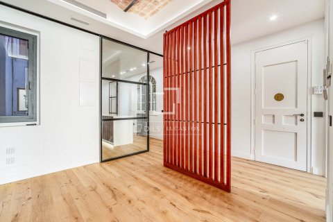 3 bedrooms apartment for sale in Barcelona, Catalonia, Spain № 7278 - photo 9