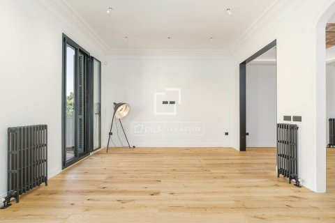 3 bedrooms apartment for sale in Barcelona, Catalonia, Spain № 7278 - photo 3