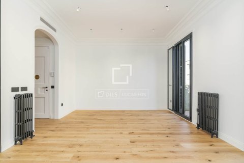 3 bedrooms apartment for sale in Barcelona, Catalonia, Spain № 7278 - photo 6