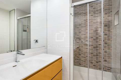 Villa de 4 dormitorios en venta en Castelldefels, Barcelona, Cataluña, Spain № 7275 - foto 25