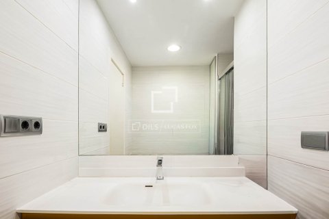 Villa de 4 dormitorios en venta en Castelldefels, Barcelona, Cataluña, Spain № 7275 - foto 23