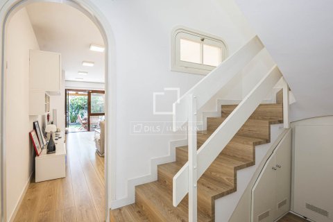Villa de 4 dormitorios en venta en Castelldefels, Barcelona, Cataluña, Spain № 7275 - foto 2