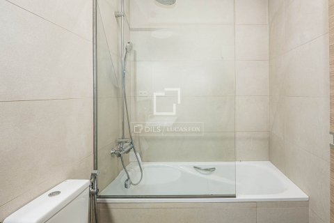 Villa de 4 dormitorios en venta en Castelldefels, Barcelona, Cataluña, Spain № 7275 - foto 11