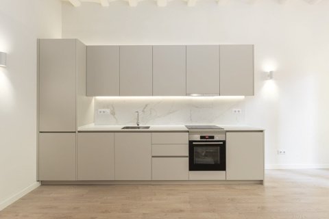 2 chambres apartment à vendre à Barcelona, Catalonia, Spain № 3610 - photo 4