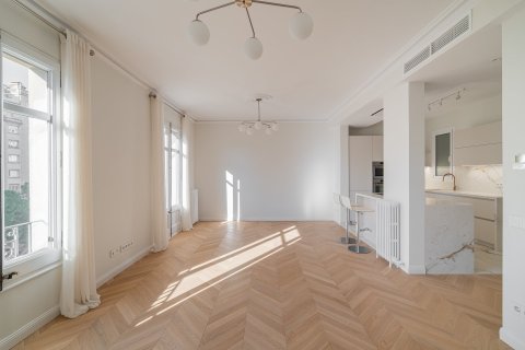 Купить квартиру в Эшампле, Испания с 4 спальни, 140м², № 1241 - фото 3
