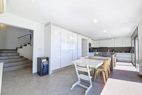 5 chambres villa à louer à Vilanova i la Geltru, Barcelona, Catalonia, Spain № 4531 - photo 22