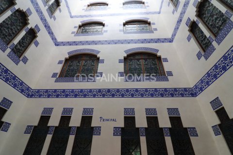 Купить квартиру в Барселона, Испания с 4 комнаты, 187м², № 1296 - фото 5